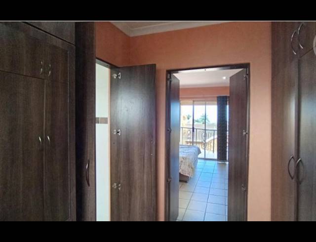 4 BEDROOM HOUSE FOR SALE IN STANGER MANOR